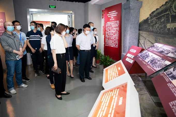 c7娱乐控股集团纪委组织赴王荷波纪念馆开展党风廉政教育1_副本.jpg